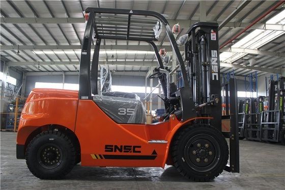 3.5T ছোট ডিজেল ফোর্কলিফ্ট কমলা ডিজেল ইঞ্জিন ফোর্কলিফ্ট জাপান ইসুজু ইঞ্জিন