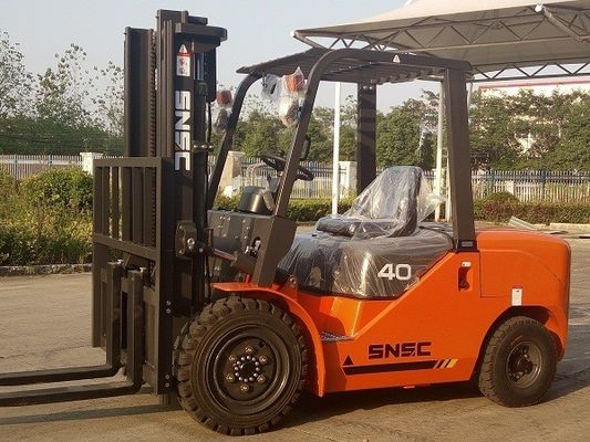 OEM 4 টন ডিজেল ফোর্কল্ট SNSC ডিজেল লিফট ট্রাক 2 স্টেজ মাস্ট