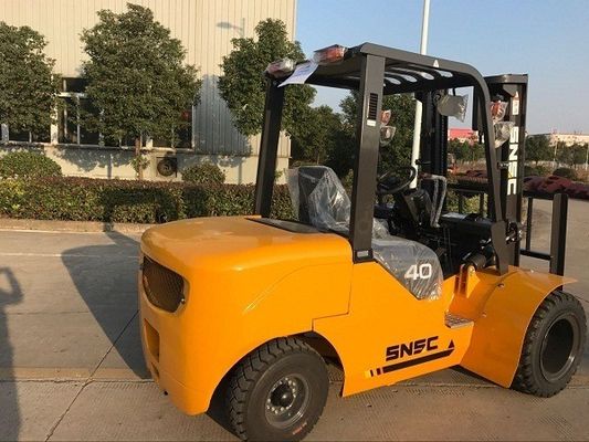 OEM 4 টন ডিজেল ফোর্কল্ট SNSC ডিজেল লিফট ট্রাক 2 স্টেজ মাস্ট