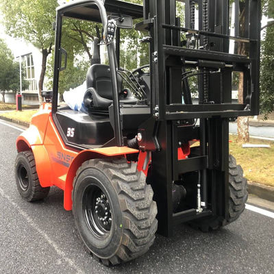 3.5 টন 4x4 ফোর্কলিফ্ট ছোট রুক্ষ ভূখণ্ড ফোর্কলিফ্ট FD35 ডিজেল ইঞ্জিন