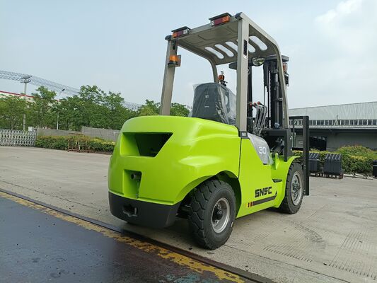 3 Ton Diesel Counterbalance Forklift with 3000kg Load Capacity and Comfortable Operator Cabin